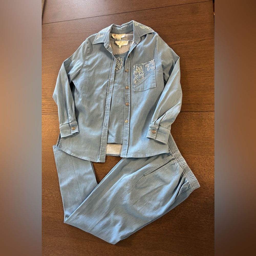 Women's Jacket & Pants 3 Pieces Set Light Blue With Floral Embroidered Sz Small